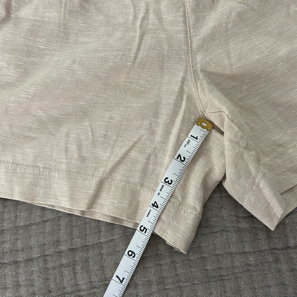 Gap tan Linen shorts - Picture 2 of 5